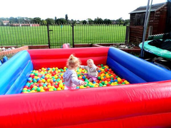 Inflatable-ball-pit.jpg