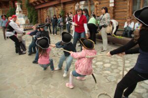 tug-of-war-kids-pirates.jpg