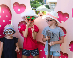 Love or Kissing Booth