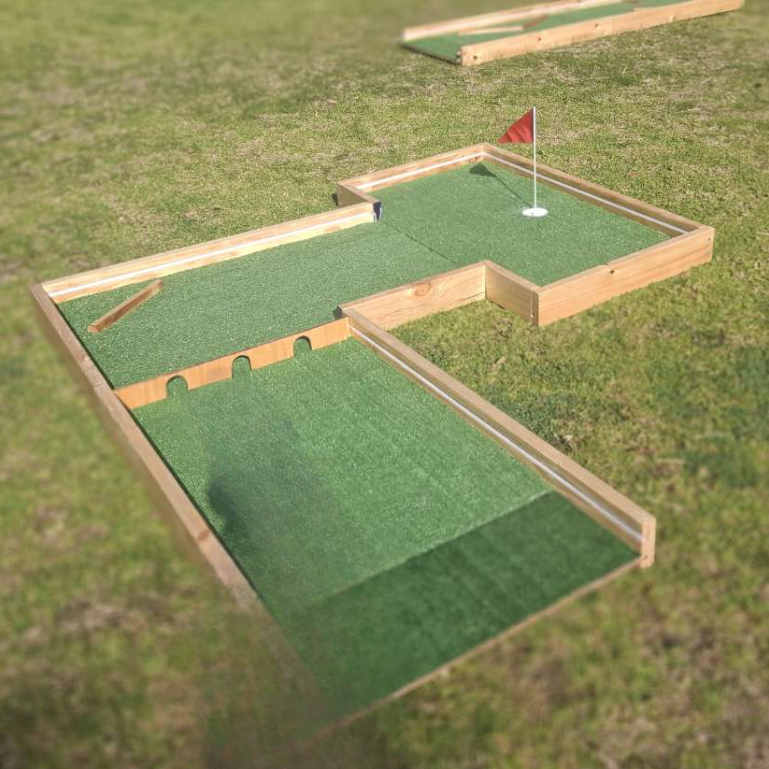 Premium Putt Putt Mini Golf - Image 2