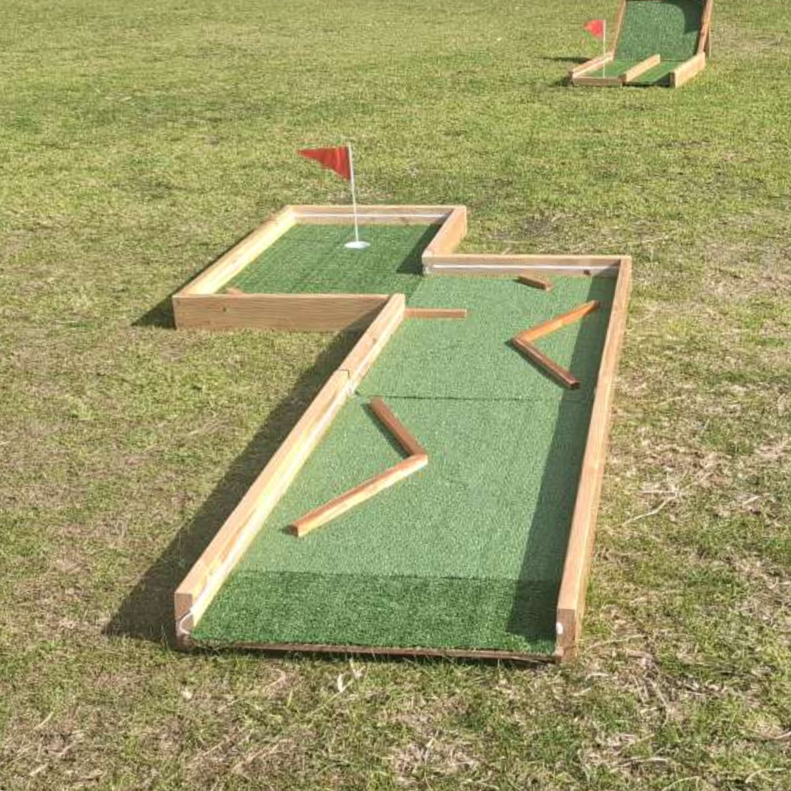 Premium Putt Putt Mini Golf - Image 5